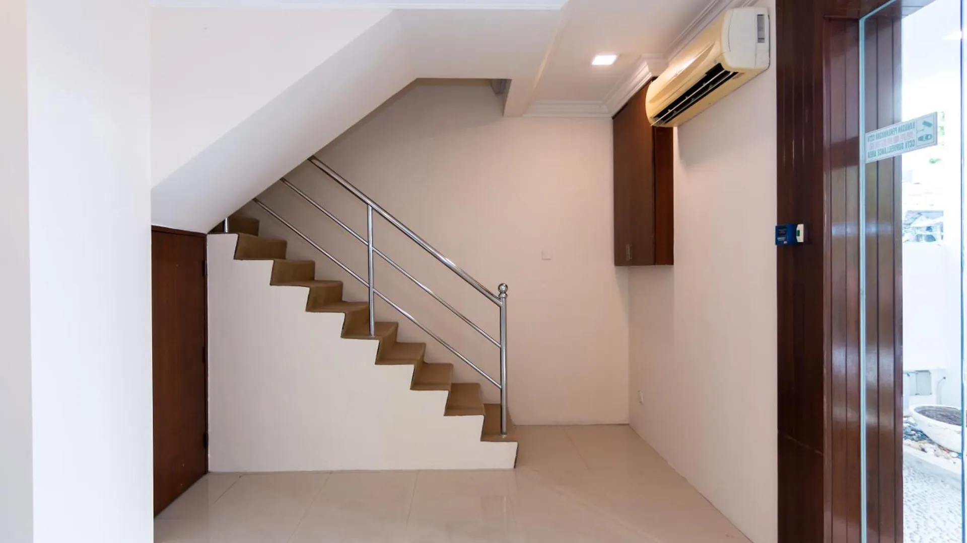 Capsule hotel Momostay George Town